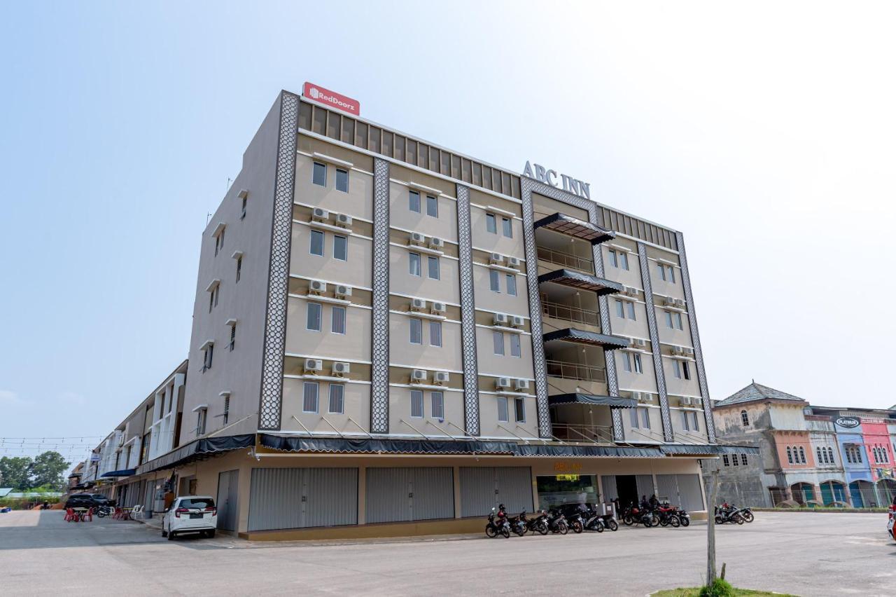 Kubuk Reddoorz Plus At Komplek Abc Batu Aji Batam מראה חיצוני תמונה